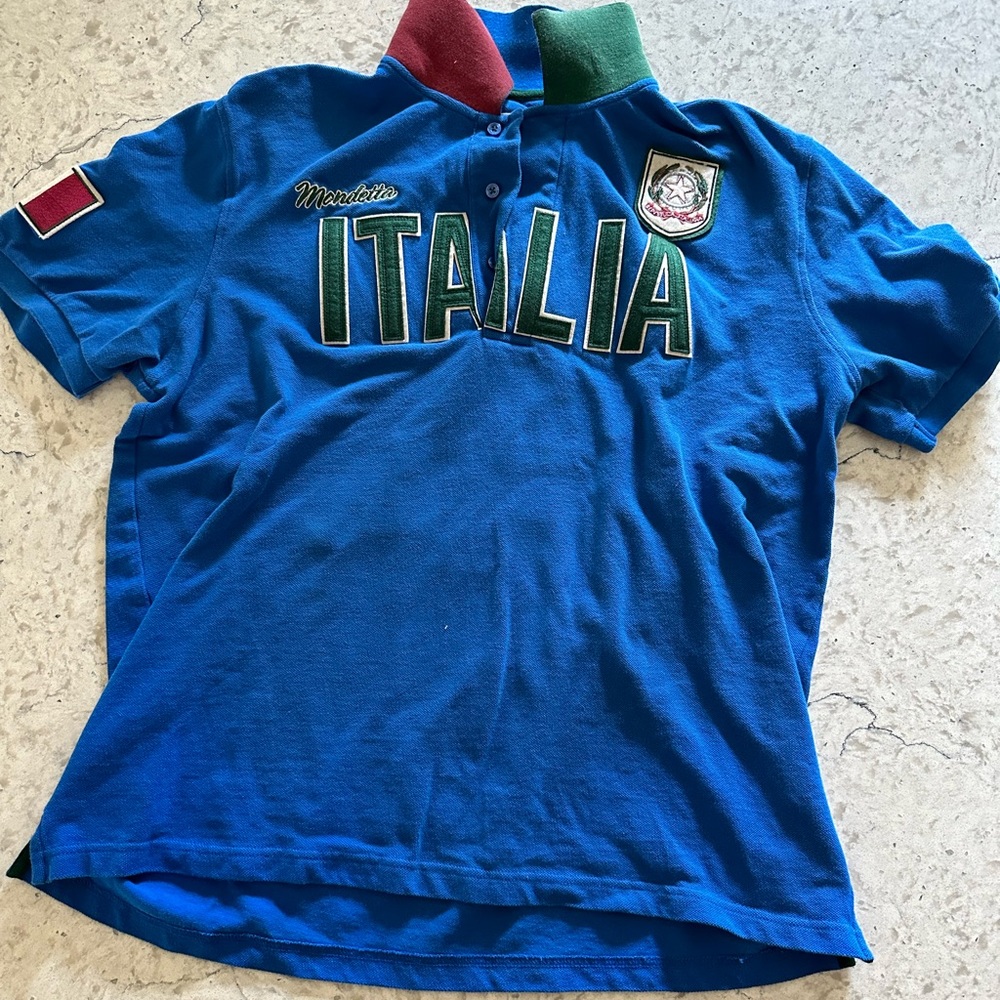 Mondetta Italia, men’s polo shirt.
